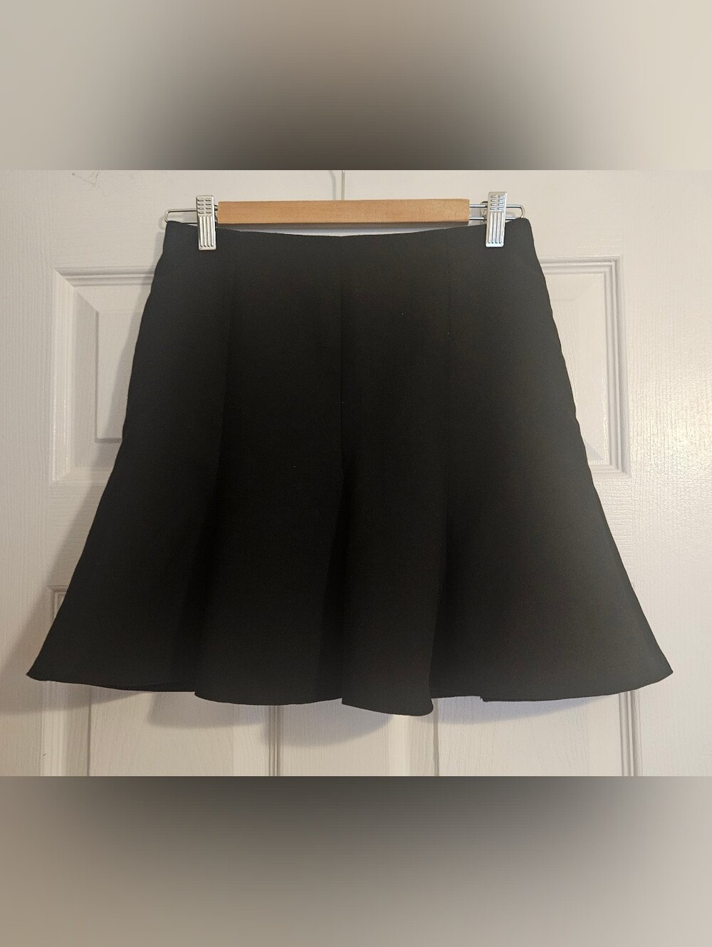 H&M Black Mini Skirt. Size US 4. Good Condition.